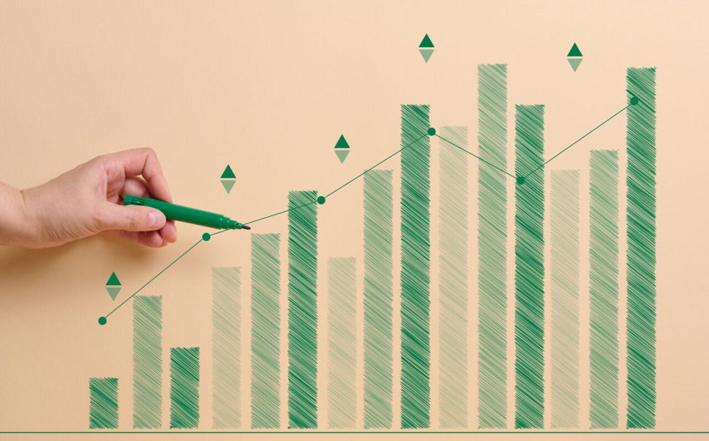 As novas projeções para a Selic divulgadas pelo Boletim Focus do refletem a crescente preocupação com a pressão inflacionária e as oscilações cambiais.