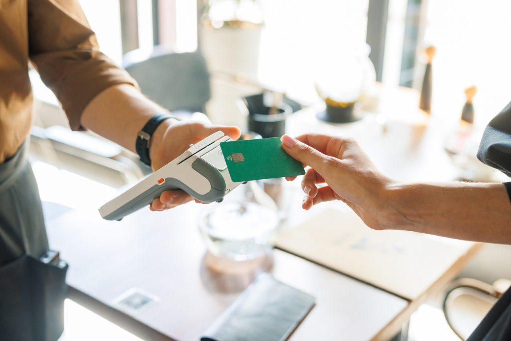O Split Payment é uma solução tributária que promete simplificar o recolhimento de impostos ao eliminar etapas intermediárias no processo de pagamento.