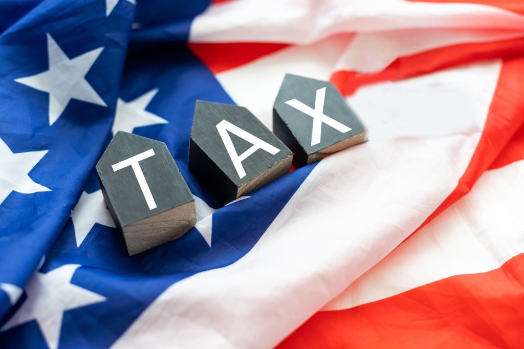O governo do presidente Luiz Inácio Lula da Silva estuda a possibilidade de taxar plataformas digitais norte-americanas caso Donald Trump oficialize a tarifa de 25% sobre o aço e o alumínio exportados pelo Brasil.