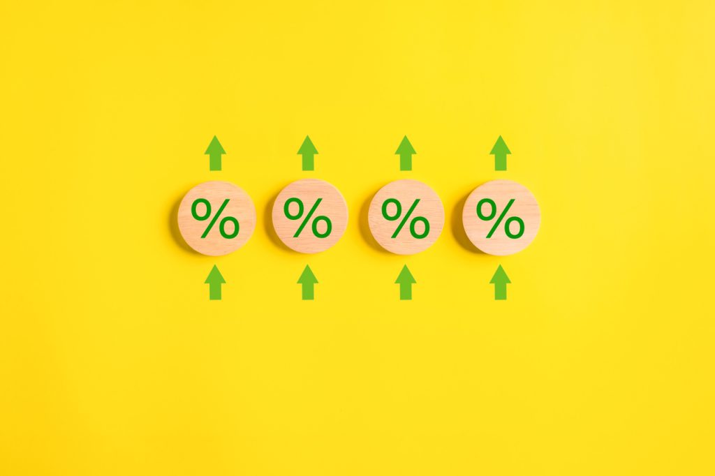 BC eleva Selic para 14,25% e afirma que aumentos devem continuar; taxa é a maior desde 2016.
