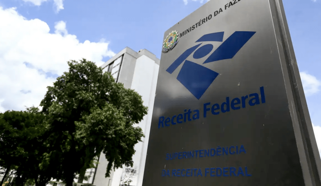 Receita Federal lança cartilha para combater fraude tributária e proteger contribuintes.