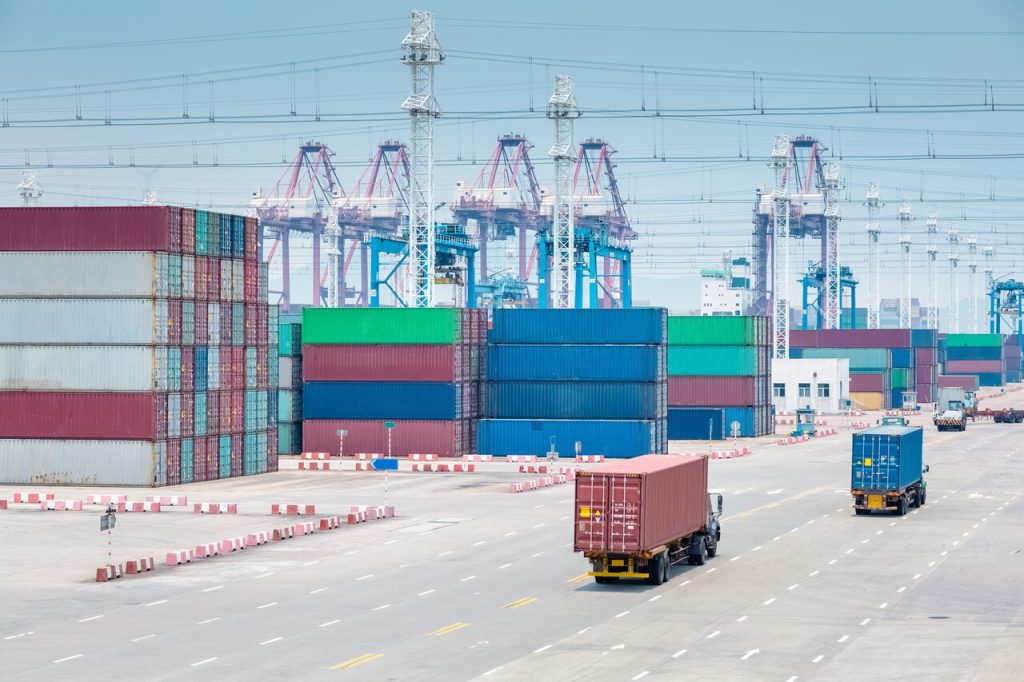 O regime aduaneiro de drawback é um instrumento de incentivo fiscal voltado à promoção das exportações brasileiras.