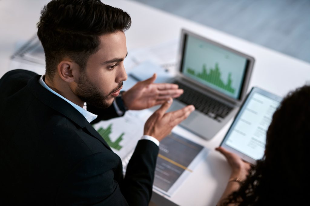 Decisões estratégicas eficazes exigem uma compreensão profunda do impacto da carga tributária nos resultados da empresa.